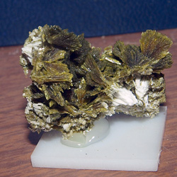 Minerales de la provincia de Alicante. Clinozoisita