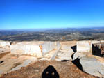 Grupo Mineralógico de Alicante. CANTERA DE FALSA AGATA EN LA SIERRA DE PARAPANDA  Illora-Granada 