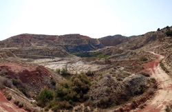 Grupo Mineralógico de Alicante. Cantera de los Morteros. Aspe. Alicante