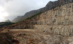 Grupo Mineralógico de Alicante. Explotación de Áridos. Siera de Segaria Ondara.  Alicante