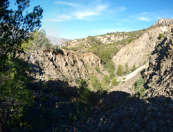 Grupo Mineralógico de Alicante. Explotación de Porfidos. Sierra de Oltra. Calpe. Alicante  