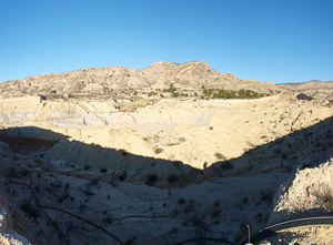 Grupo Mineralógico de Alicante. Explotación de Arcilla en Agost.  Alicante  