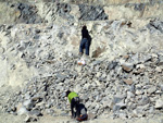 Grupo Mineralógico de Alicante.  Ópalo con Dendritas. Cantera de Ofitas de los Serranos y sierra de Albatera  Alicante  