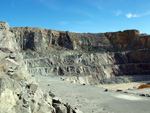 Grupo Mineralógico de Alicante.  Cantera de Ofitas de los Serranos y sierra de Albatera  Alicante  