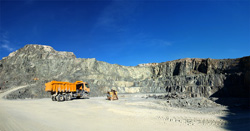 Grupo Mineralógico de Alicante. Cantera de Ofitas de los Serranos y sierra de Albatera  Alicante  