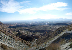 Grupo Mineralógico de Alicante. Cantera de Ofitas de los Serranos y sierra de Albatera  Alicante  