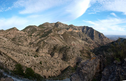 Grupo Mineralógico de Alicante. Cantera de Ofitas de los Serranos y sierra de Albatera  Alicante  