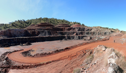 Grupo Mineralógico de Alicante. Explotación de arcilla y yesos La Murciana. Macisvenda. Murcia   