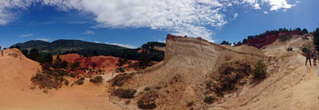 Grupo Mineralógico de Alicante. los Ocres de Roussillon. Rustrel, Región de Provenza. Francia   