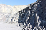 Grupo Mineralógico de Alicante.  Explotación de Ofitas Los Serranos. Hondón de los Frailes. Alicante 