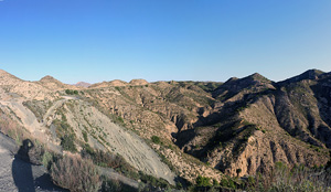 Grupo Mineralógico de Alicante. Explotación de Ofitas Los Serranos. Hondón de los Frailes. Alicante   