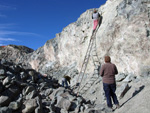 Grupo Mineralógico de Alicante. Explotación de Ofitas Los Serranos. Hondón de los Frailes. Alicante   