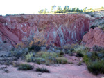 Grupo Mineralógico de Alicante. Explotaciones de arcilla. Inmediaciones Bancal Fondó, Barranc Font del lobo.Tibi , Alicante