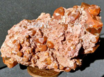 Grupo Mineralógico de Alicante. Cuarzo hematoideo. Trias de Chella. Valencia