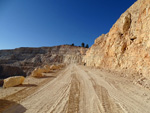 Grupo Mineralógico de Alicante. Explotación de Áridos. Enguera. Comarca Canal de Navarres. Valencia   