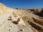 Grupo Mineralógico de Alicante. Explotación de Áridos. Enguera. Comarca Canal de Navarres. Valencia   