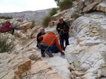 Grupo Mineralógico de Alicante. Afloramiento de Marcasitasa en el Alcavo. Agost. Alicante 