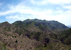 Grupo Mineralógico de Alicante. Cantera los Serranos. Sierra de Albatera. Hondon de los Frailes. Alicante 