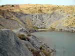 Grupo Mineralógico de Alicante. Canteras de arcilla situadas en la Zona del Pla, junto a la siera de los Tajos. Agost. Alicante