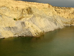 Grupo Mineralógico de Alicante. Canteras de arcilla situadas en la Zona del Pla, junto a la siera de los Tajos. Agost. Alicante