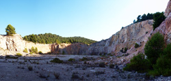 Grupo Mineralógico de Alicante. Cantera del Port. Biar. Alicante