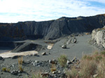 Grupo Mineralógico de Alicante. Explotación de Ofitas. Los Serranos. Albatera. Alicante