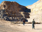 Grupo Mineralógico de Alicante. Explotación de de áridos de Holcin. El Cabezonet. Busot. Alicante

