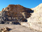 Grupo Mineralógico de Alicante. Explotación de de áridos de Holcin. El Cabezonet. Busot. Alicante

