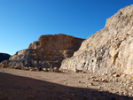 Grupo Mineralógico de Alicante. Explotación de de áridos de Holcin. El Cabezonet. Busot. Alicante

