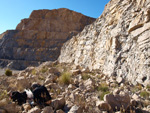 Grupo Mineralógico de Alicante.Explotación de de áridos de Holcin. El Cabezonet. Busot. Alicante

 