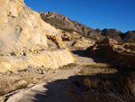 Grupo Mineralógico de Alicante. Explotación de de áridos de Holcin. El Cabezonet. Busot. Alicante

