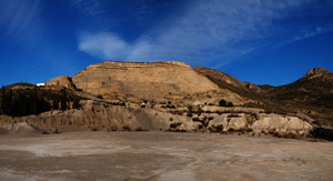 Grupo Mineralógico de Alicante. Explotación de de áridos de Holcin. El Cabezonet. Busot. Alicante

