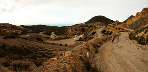 Grupo Mineralógico de Alicante.Cantera de Áridos Holcin. Busot. Alicante