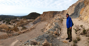 Grupo Mineralógico de Alicante.Cantera de Áridos Holcin. Busot. Alicante