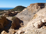 Grupo Mineralógico de Alicante. Cantera de Áridos Holcin. Busot. Alicante 