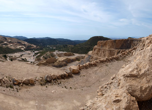 Grupo Mineralógico de Alicante.Cantera de Áridos Holcin. Busot. Alicante