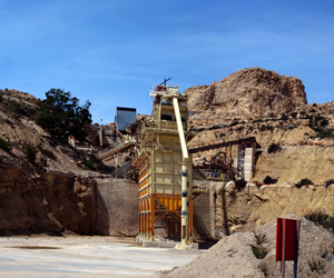 Grupo Mineralógico de Alicante.Cantera de Áridos Holcin. Busot. Alicante