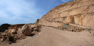 Grupo Mineralógico de Alicante.Cantera de Áridos Holcin. Busot. Alicante