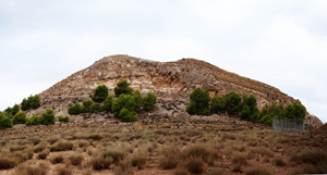 Grupo Mineralógico de Alicante. Exolotaciones de áridos y yeso. Cabezo del Polavar. Villena. Alicante