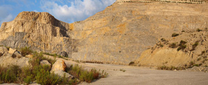 Grupo Mineralógico de Alicante. Cantera Holcín. Busot. Alicante