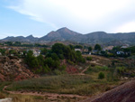 Grupo Mineralógico de Alicante. Afloramiento de Aragonito. Loma Badá. Petrer. Alicante