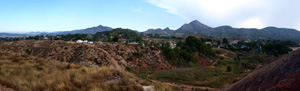 Grupo Mineralógico de Alicante. Afloramiento de Aragonito. Loma Badá. Petrer. Alicante