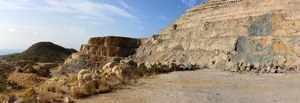 Grupo Mineralógico de Alicante. Cantera Holcín. Busot. Alicante