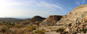 Grupo Mineralógico de Alicante. Cantera Holcín. Busot. Alicante