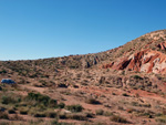 Grupo Mineralógico de Alicante. Afloramiento de Aragonito. Loma Bada. Petrer.  Alicante