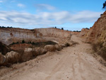 Grupo Mineralógico de Alicante. Gravera del Barraquero, Hoya Redonda, Enguera, Comarca Canal de Navarrés, Valencia 