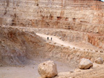 Grupo Mineralógico de Alicante. Gravera del Barraquero, Hoya Redonda, Enguera, Comarca Canal de Navarrés, Valencia 