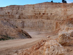 Grupo Mineralógico de Alicante. Gravera del Barraquero, Hoya Redonda, Enguera, Comarca Canal de Navarrés, Valencia 