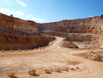 Grupo Mineralógico de Alicante. Gravera del Barraquero, Hoya Redonda, Enguera, Comarca Canal de Navarrés, Valencia 