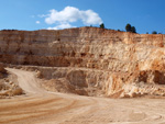 Grupo Mineralógico de Alicante. Gravera del Barraquero, Hoya Redonda, Enguera, Comarca Canal de Navarrés, Valencia 